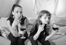 POSTOJI LI KAZNA ZA MAJKU KOJA ZANEMARUJE DJECU