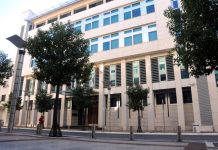 VLADA: NIJE ISTINA DA SE ZADUŽUJEMO