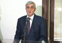 Uvodi radnu disciplinu a radnicima duguje 8 plata