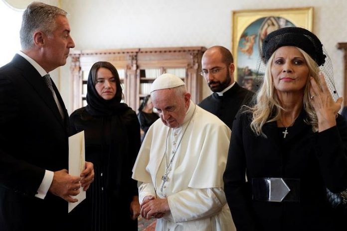 Đukanović se sastao sa papom