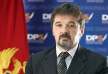 Vuković: Nećemo razgovarati oko promjene državnih simbola