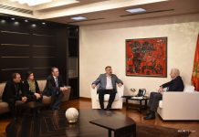 Premijer se sastao sa predstavnicima porodica otetih u Štrpcima