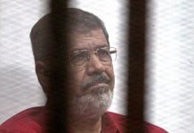 Mursi preminuo u sudu