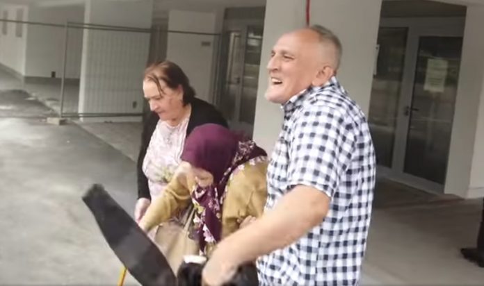 Ljekari u Sarajevu odbili da liječe staricu od 100 godina