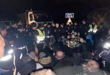 Blokirano vise puteva u državi