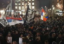 Milan Knežević govorio na mitingu u Beogradu