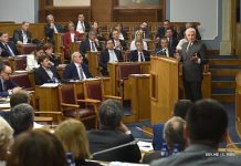 Marković pozvao poslanike da omoguće pomoć građanima u toku izborne godine