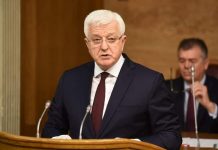 Marković na Premijerskom satu: Predlog DF-a je primjer neznanja, površnosti i vulgarne demagogije