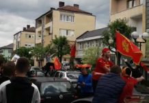 Kolone automobila krstarile Rožajama povodom Dana nezavisnosti