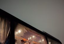 Kosovski autobus kamenovan u Beranama