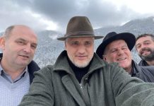 Čeda Jovanović sa prijateljima uživa u rožajskoj zimskoj idili