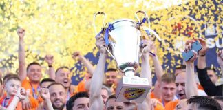 Edvin Kuč podigao pehar prvaka Super lige Kosova