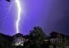 METEOROLOZI NAPOMINJU: Tokom grmljavine ne nosite sa sobom električne uređaje