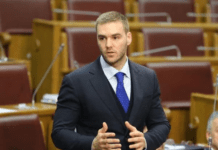 Rakočević: Smijenjeni premijer ne može predlagati rekonstrukciju Vlade, a još manje smjenjivati ministre