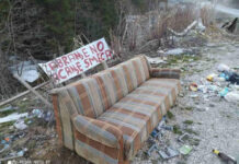 Rijeke u Rožajama zatrpane smećem, u šumama odlažu stari namještaj