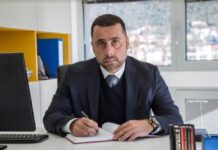 Ministar Đurović se izvinio porodici Agović iz Rožaja