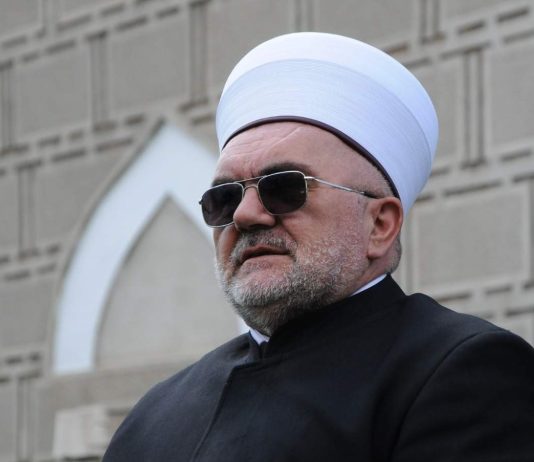 Politički zaokret Mešihata u Novom Pazaru: Ko i zašto danas napada Muamera Zukorlića?