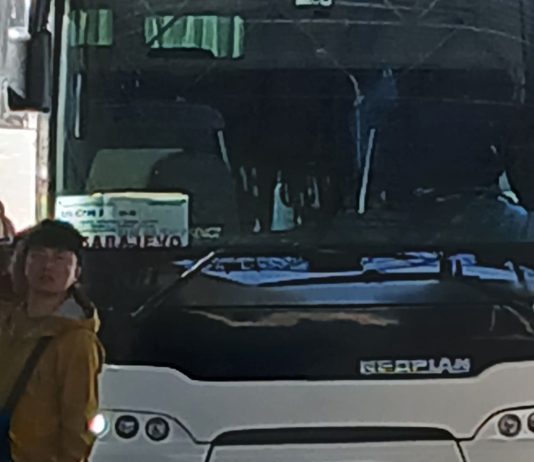 SKANDAL: U autobusu Lalatović Travel ženi zato što nosi hidžab nije dozvoljeno da sjedne naprijed