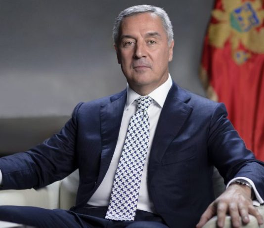 Đukanović uputio telegram saučešća povodom smrti Raifa Dizdarevića